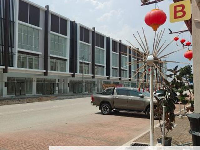 Shop for rent in Malaka