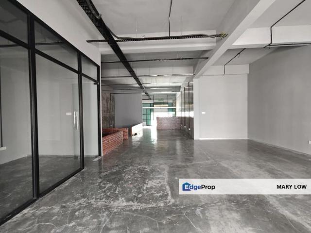 Shop for rent in Malaka