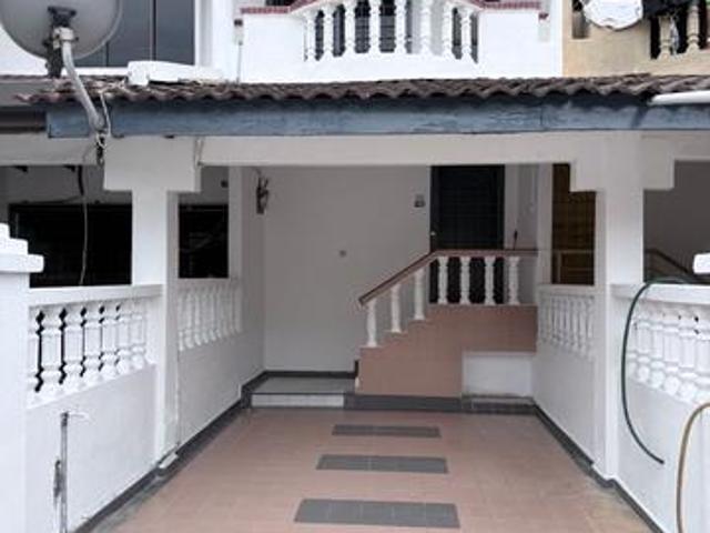 Townhouse for sale in Malaka