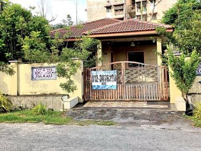 Bungalow for sale in Petaling, Subang Jaya