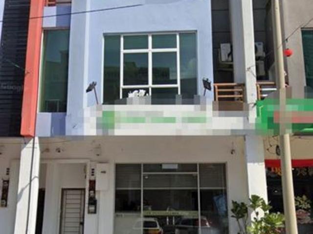 Shop for rent in Malaka
