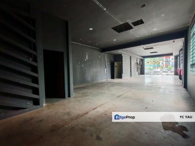 Shop for rent in Malaka