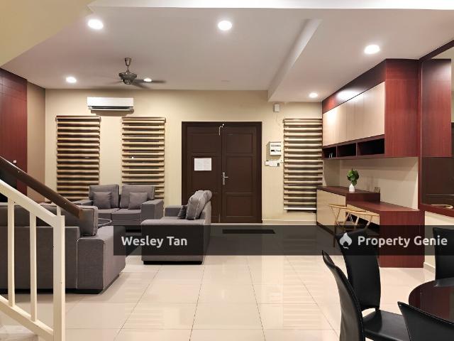 Terraced House for sale in Malaka