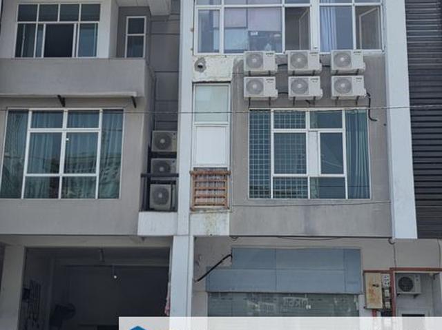 Shop for rent in Malaka