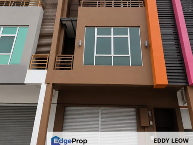 Shop for rent in Malaka
