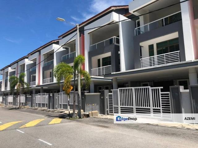 House for sale in Malaka