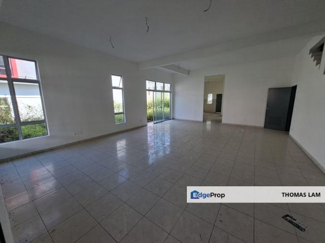 House for sale in Malaka