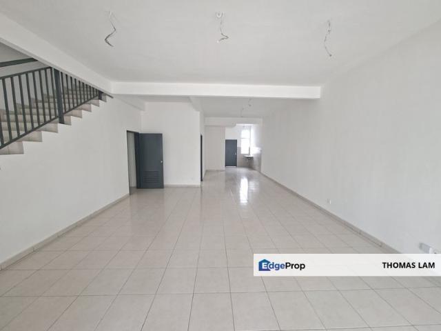 House for sale in Malaka