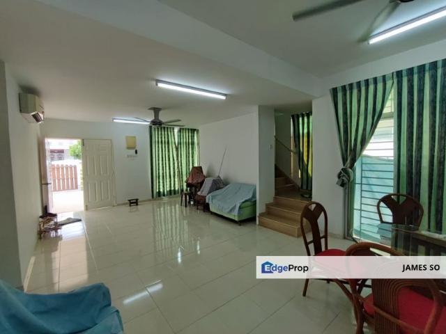 House for sale in Malaka
