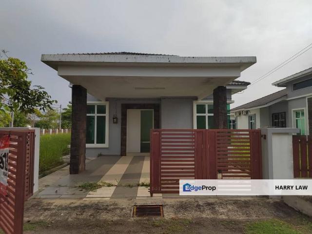 House for sale in Malaka
