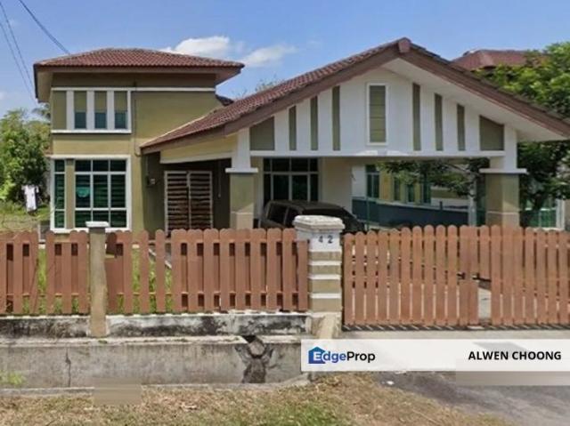 House for sale in Malaka