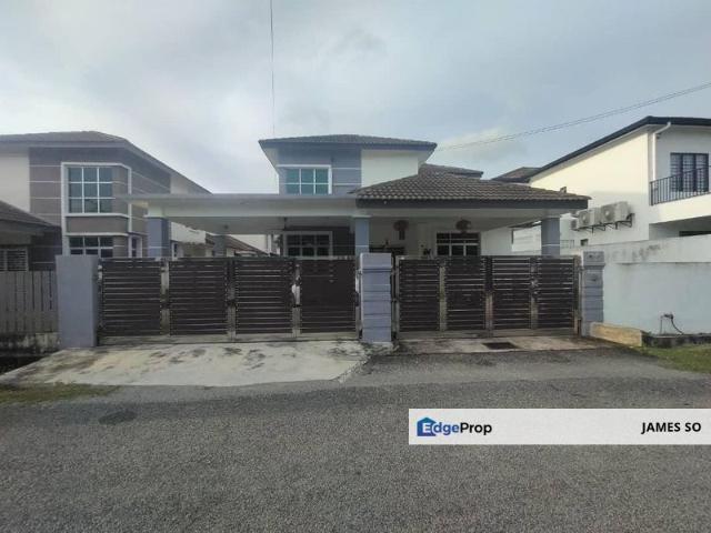 House for sale in Malaka