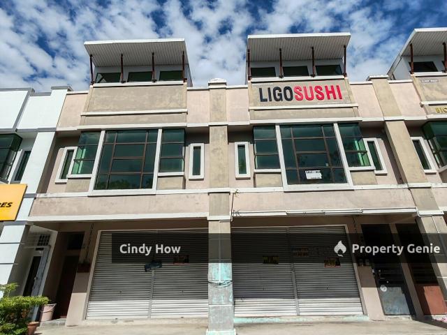 Shop for rent in Malaka