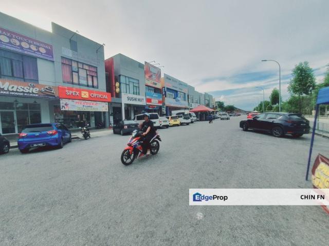 Shop for rent in Malaka