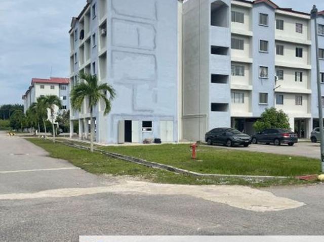 House for sale in Malaka