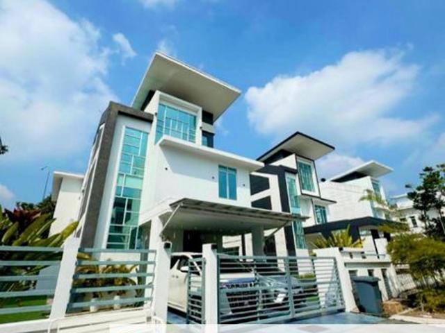 House for sale in Sendayan Village, Negeri Sembilan
