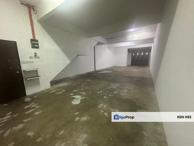 Shop for sale in Petaling, Subang Jaya