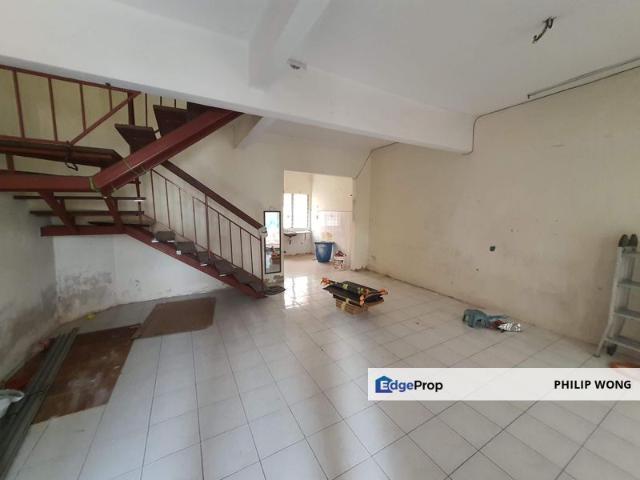 House for sale in Seri Kembangan, Majlis Bandaraya Subang Jaya