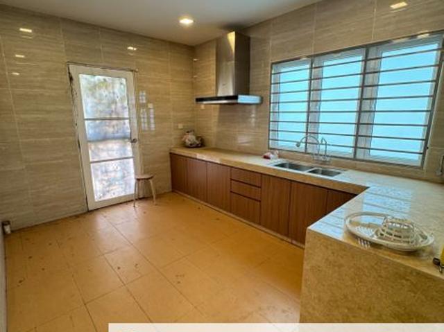 House for sale in Seri Kembangan, Majlis Bandaraya Subang Jaya