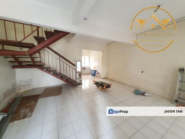 House for sale in Seri Kembangan, Majlis Bandaraya Subang Jaya