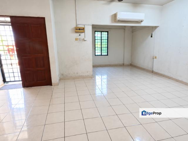 House for sale in Seri Kembangan, Majlis Bandaraya Subang Jaya