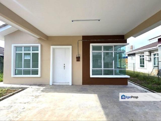 House for sale in Malaka