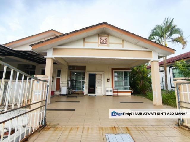 House for sale in Malaka