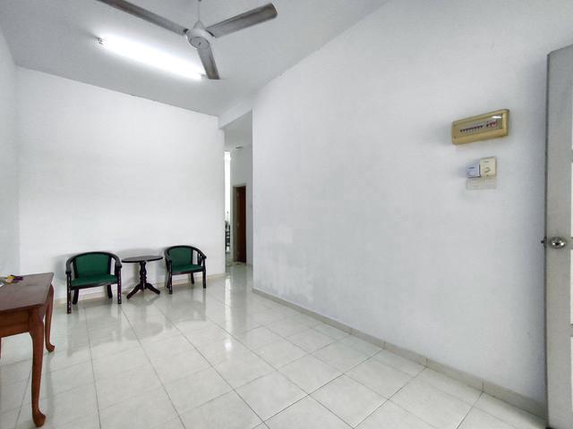 Terraced House for sale in Malaka