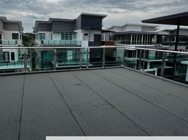 House for sale in Malaka
