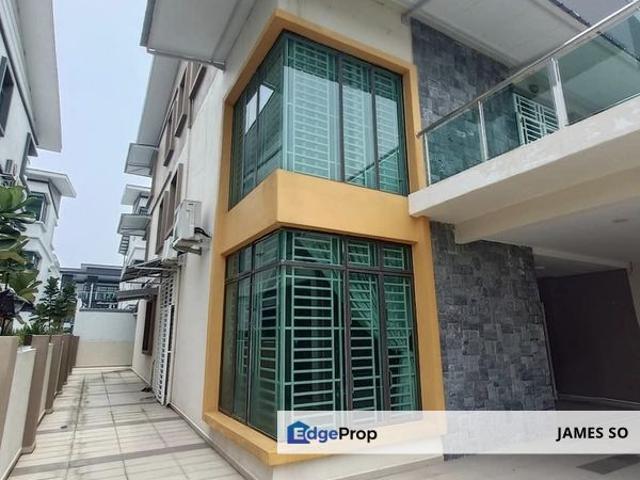 House for sale in Malaka