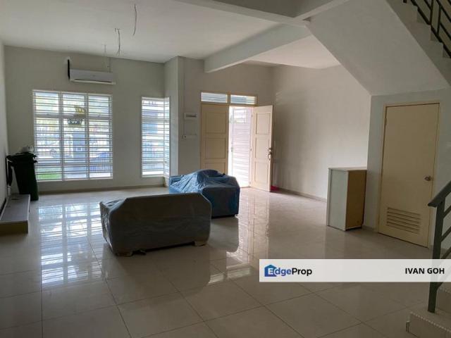 House for sale in Malaka