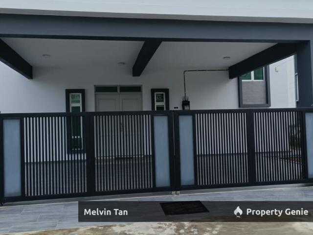 Bungalow for sale in Malaka