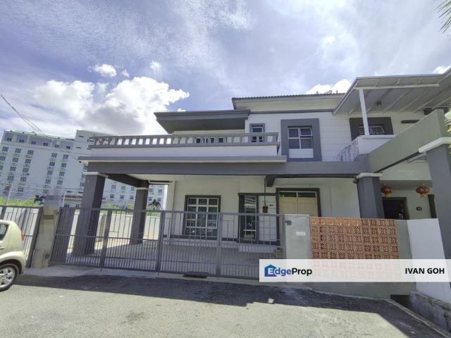 House for sale in Malaka