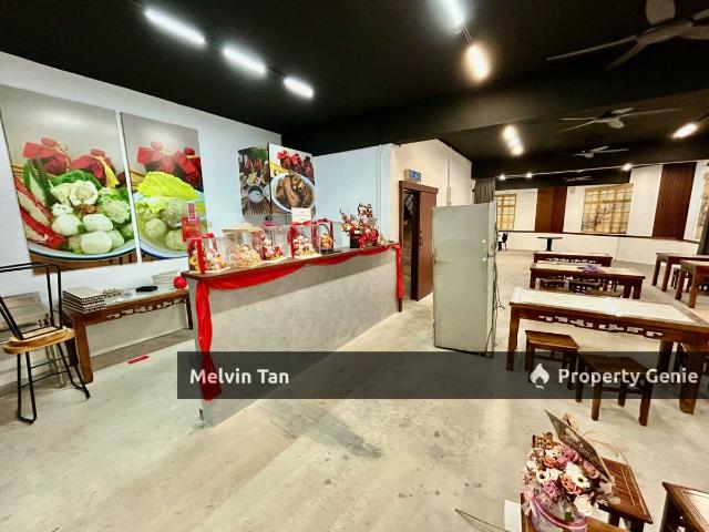 Shop for sale in Malaka