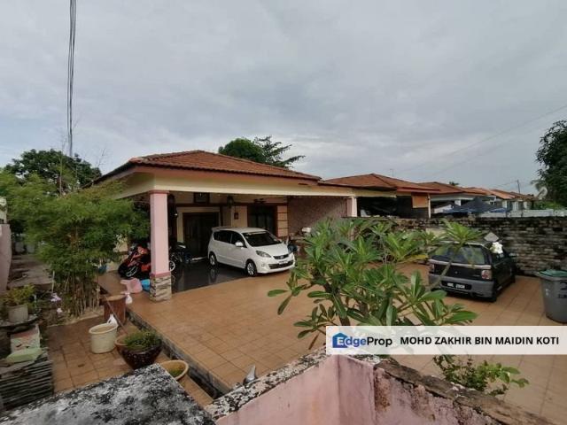 House for sale in Malaka