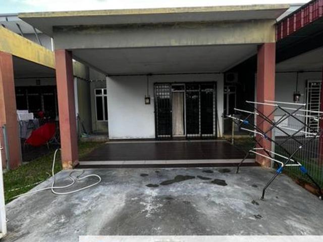 House for sale in Malaka