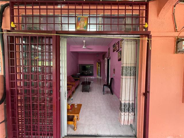 Terraced House for sale in Malaka