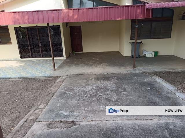 House for rent in Malaka