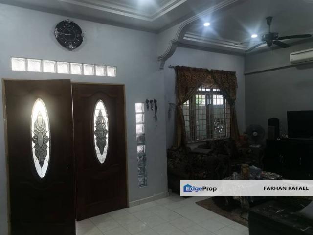 House for sale in Malaka