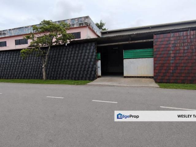 Warehouse for sale in Malaka