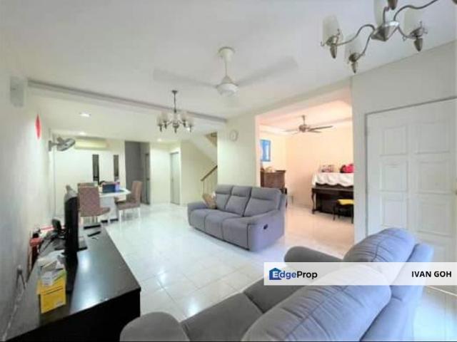 House for sale in Malaka