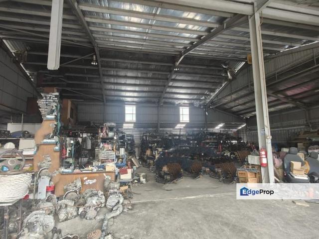 Warehouse for sale in Malaka