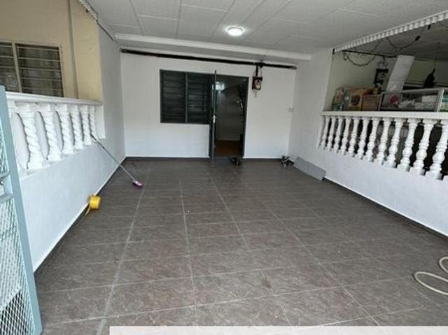 House for sale in Malaka