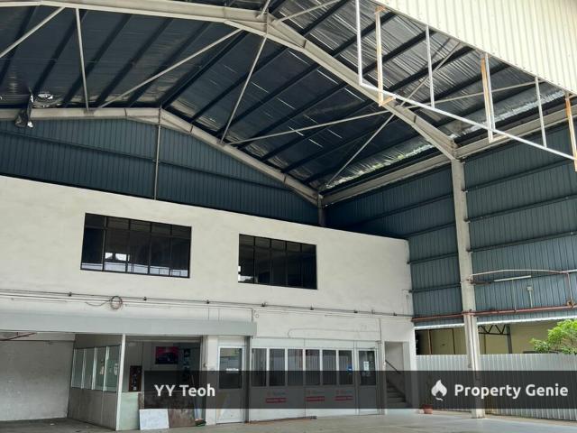 Warehouse for sale in Malaka