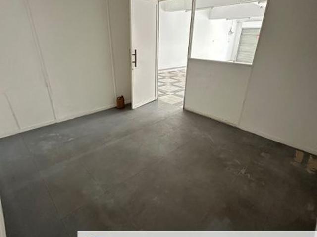 Shop for sale in Malaka