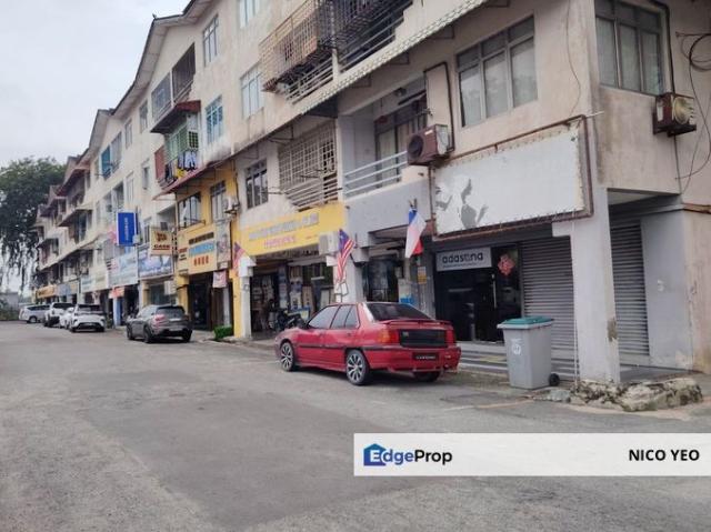 Shop for sale in Malaka