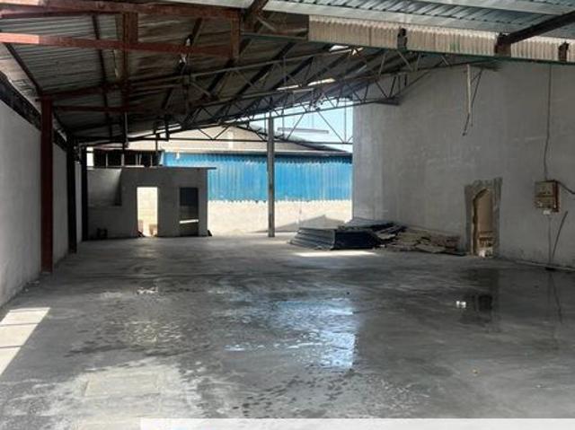 Warehouse for sale in Malaka