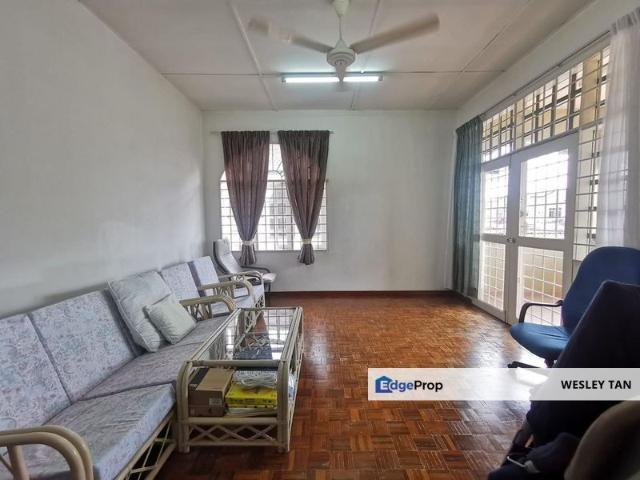 House for sale in Malaka