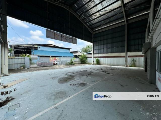 Warehouse for sale in Malaka