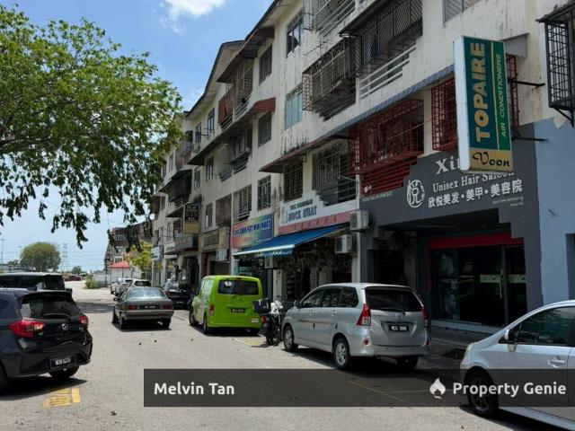 Shop for sale in Malaka